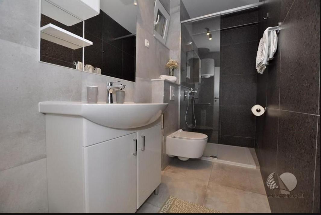 Apartmani Miranda ドラスニセ エクステリア 写真