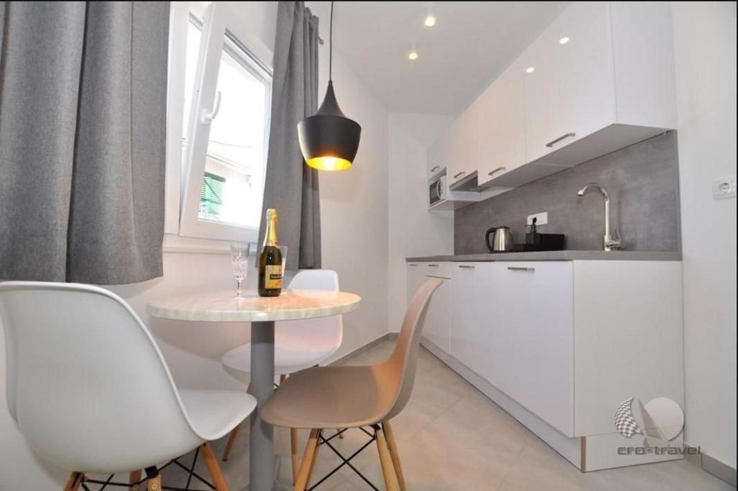 Apartmani Miranda ドラスニセ エクステリア 写真