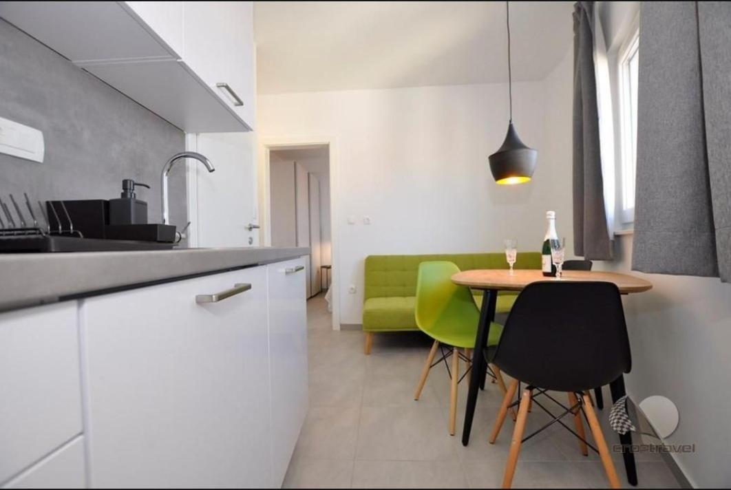 Apartmani Miranda ドラスニセ エクステリア 写真