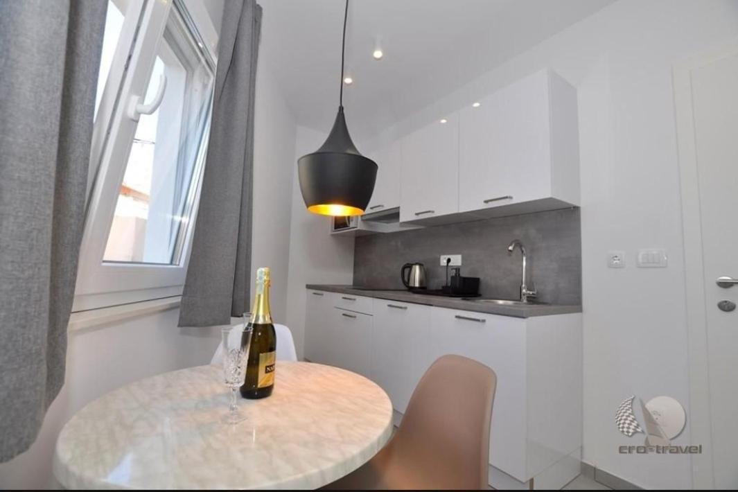 Apartmani Miranda ドラスニセ エクステリア 写真