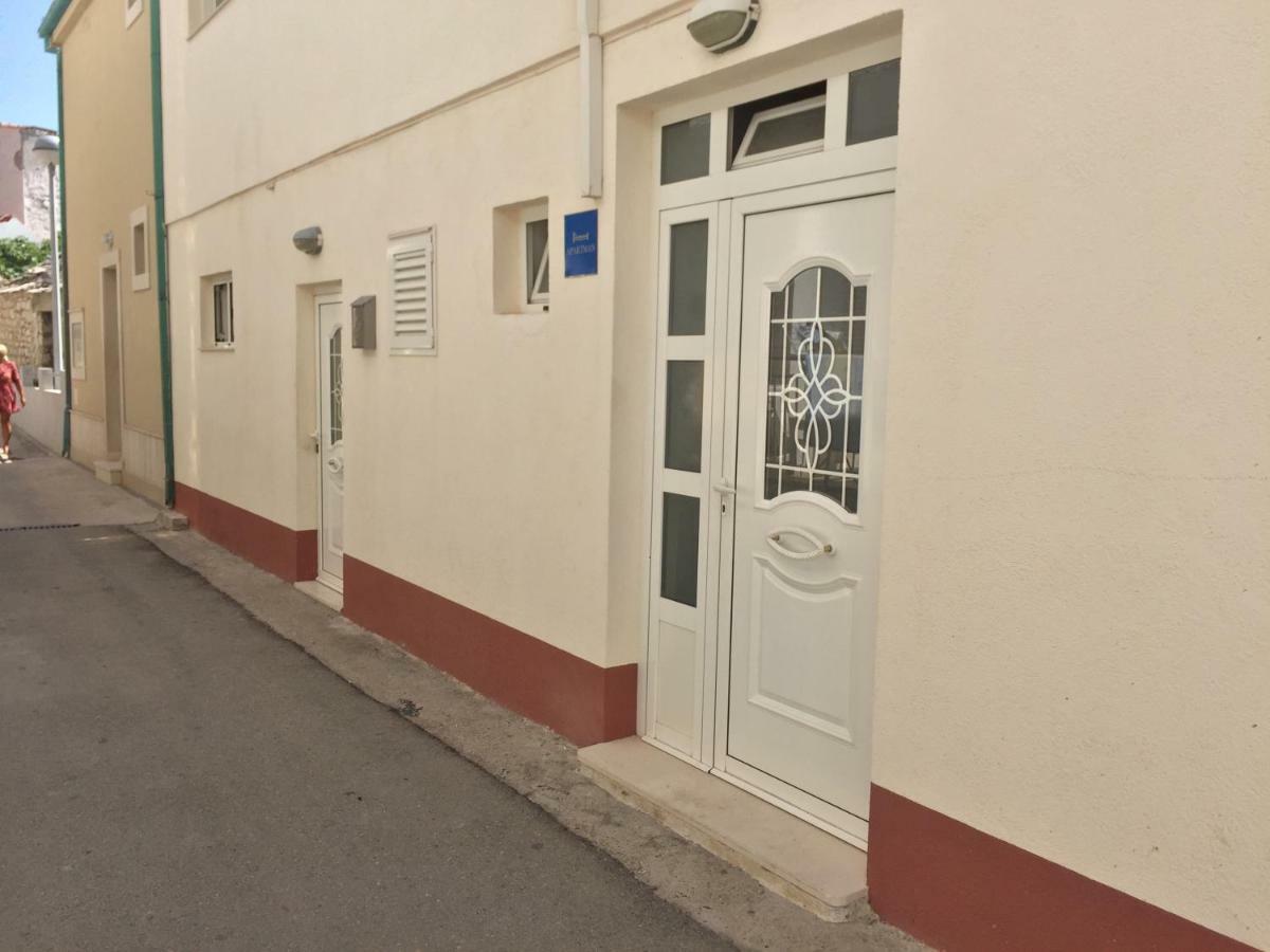 Apartmani Miranda ドラスニセ エクステリア 写真